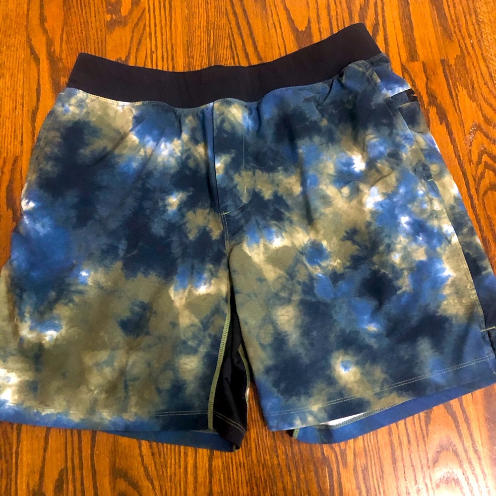 Fabletics mens XL shorts.  Worn once or twice.